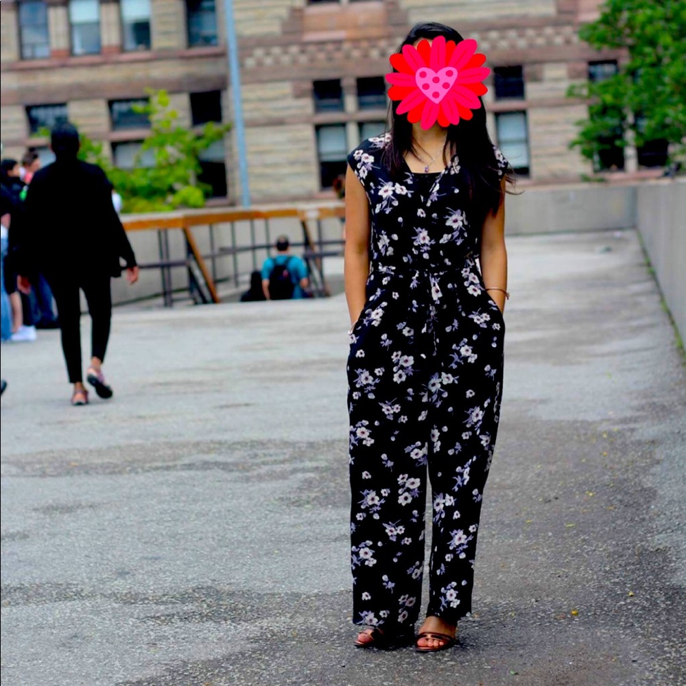 XS FLORAL JUMPSUIT